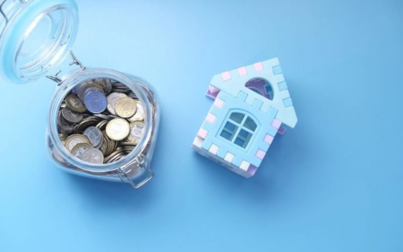 financial planning - saving to buy house - budget house